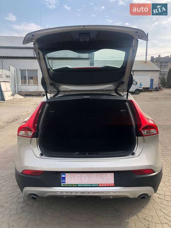Хэтчбек Volvo V40 2018 в Ковеле