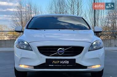 Хэтчбек Volvo V40 2013 в 
