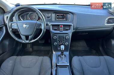 Хэтчбек Volvo V40 2013 в 