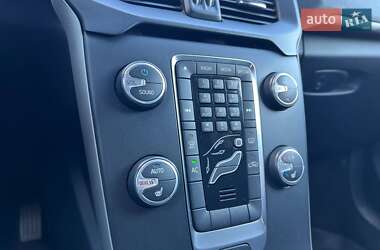 Хэтчбек Volvo V40 2013 в 