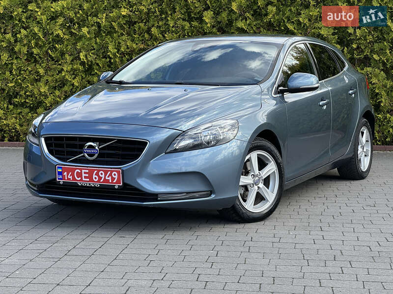 Хэтчбек Volvo V40 2014 в 