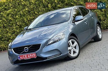 Хэтчбек Volvo V40 2014 в 