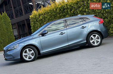 Хэтчбек Volvo V40 2014 в 