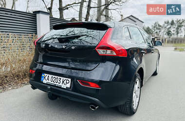 Хэтчбек Volvo V40 2014 в 