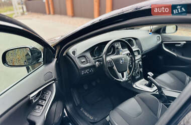 Хэтчбек Volvo V40 2014 в 