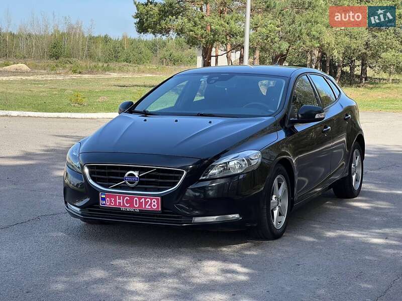 Хэтчбек Volvo V40 2013 в 