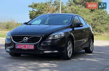 Хэтчбек Volvo V40 2013 в 