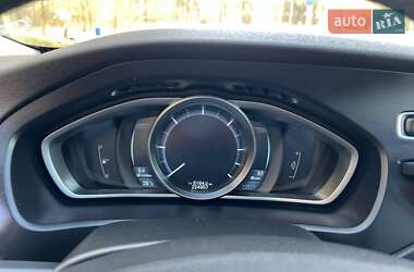 Хэтчбек Volvo V40 2013 в 