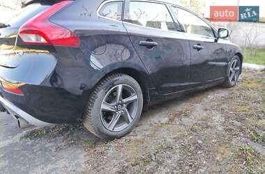Хэтчбек Volvo V40 2013 в 