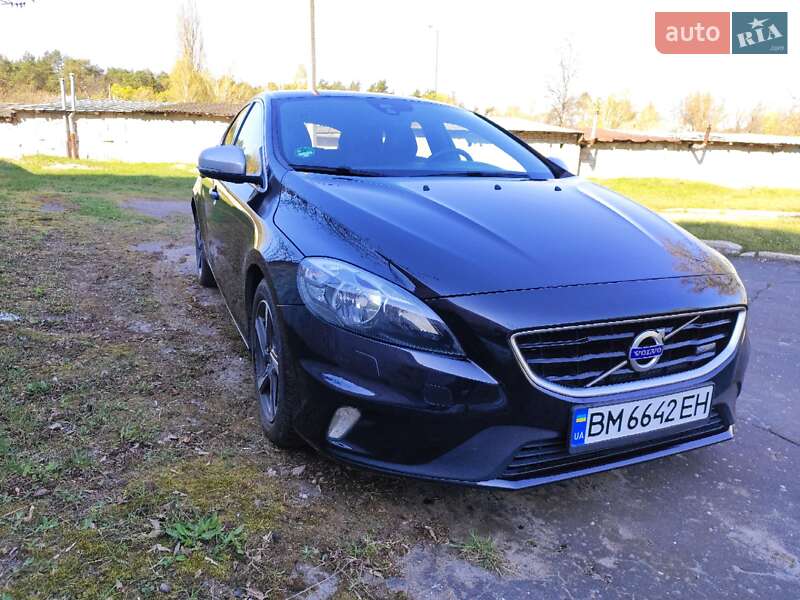 Хэтчбек Volvo V40 2013 в 