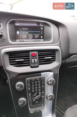 Хэтчбек Volvo V40 2013 в 
