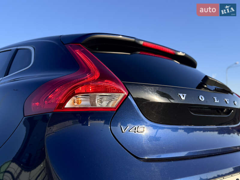 Хэтчбек Volvo V40 2014 в Киеве