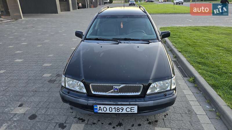 Volvo V40 1999