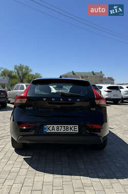 Хэтчбек Volvo V40 2015 в 