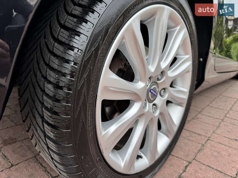 Хетчбек Volvo V40 2013 в Стрию