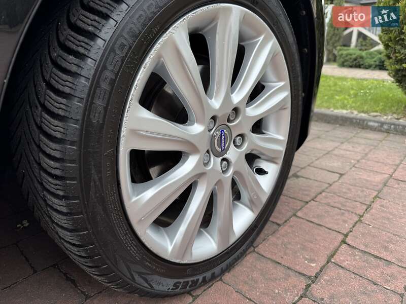 Хетчбек Volvo V40 2013 в Стрию
