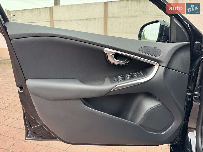 Хетчбек Volvo V40 2013 в Стрию