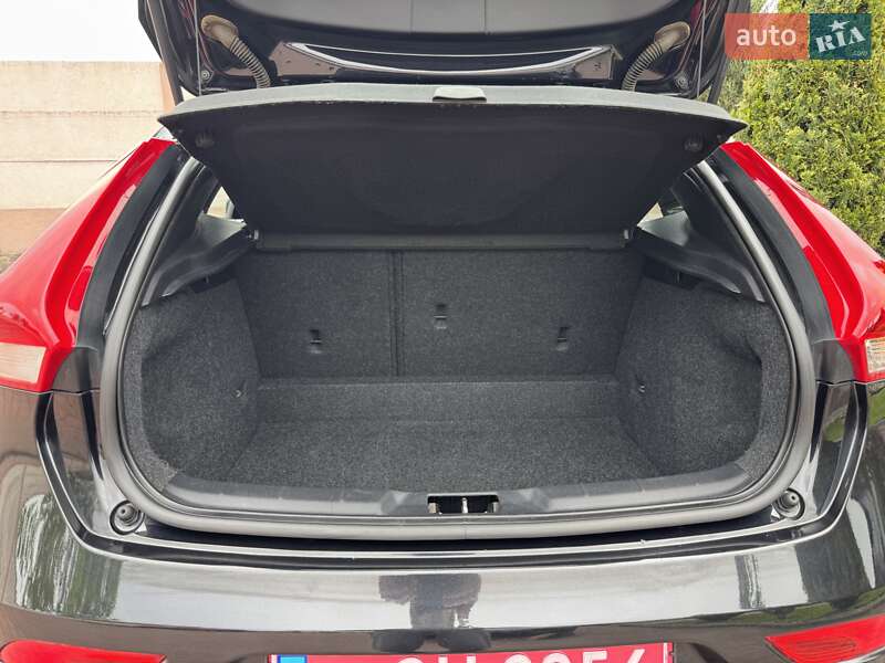 Хетчбек Volvo V40 2013 в Стрию