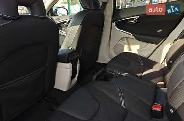 Хэтчбек Volvo V40 2012 в 