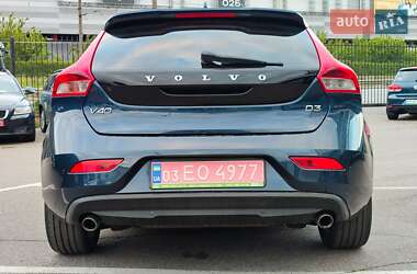 Хэтчбек Volvo V40 2012 в 