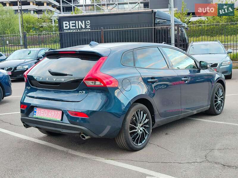 Хетчбек Volvo V40 2012 в Києві