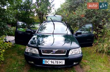 Универсал Volvo V40 2000 в 