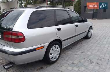Универсал Volvo V40 2000 в 