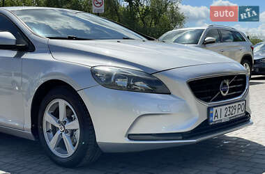 Хэтчбек Volvo V40 2014 в 