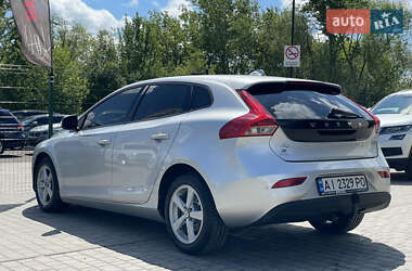 Хэтчбек Volvo V40 2014 в 