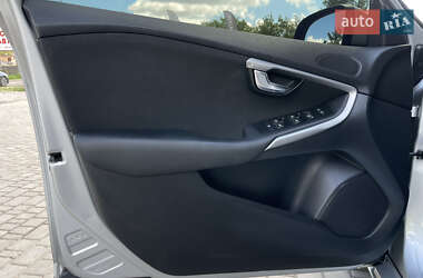 Хэтчбек Volvo V40 2014 в 