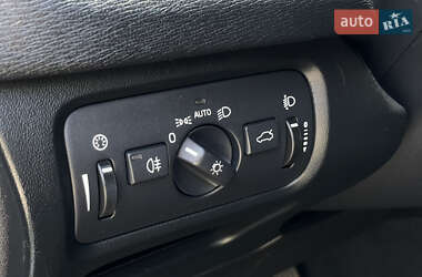 Хэтчбек Volvo V40 2014 в 
