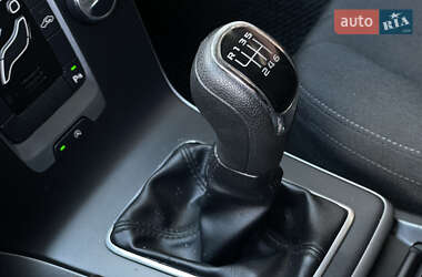 Хэтчбек Volvo V40 2014 в 