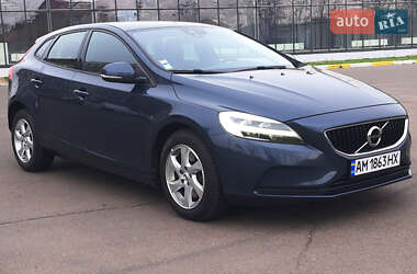 Хетчбек Volvo V40 2018 в 
