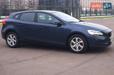 Хетчбек Volvo V40 2018 в 