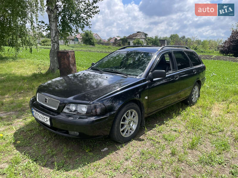Volvo V40 2003