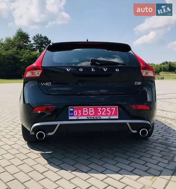 Хэтчбек Volvo V40 2015 в Львове