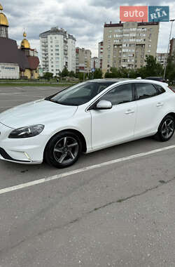 Хэтчбек Volvo V40 2015 в Ивано-Франковске