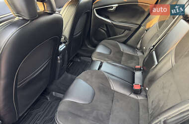 Хэтчбек Volvo V40 2017 в 