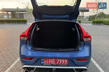 Хэтчбек Volvo V40 2017 в 