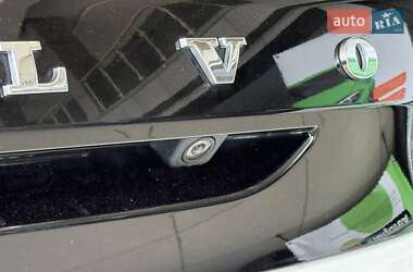 Хэтчбек Volvo V40 2018 в 