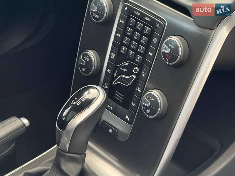Хэтчбек Volvo V40 2018 в Одессе