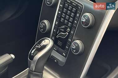 Хэтчбек Volvo V40 2018 в 