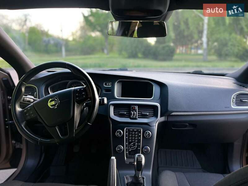 Хетчбек Volvo V40 2014 в Шполі