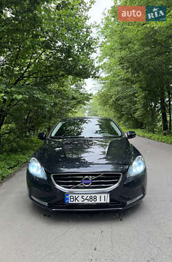 Volvo V40 2014