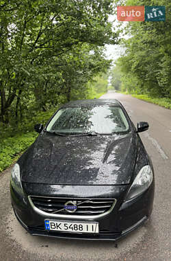 Хэтчбек Volvo V40 2014 в 