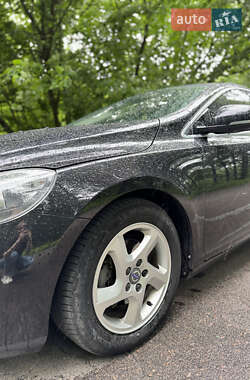 Хэтчбек Volvo V40 2014 в 