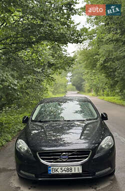 Хэтчбек Volvo V40 2014 в 