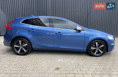 Хэтчбек Volvo V40 2017 в 