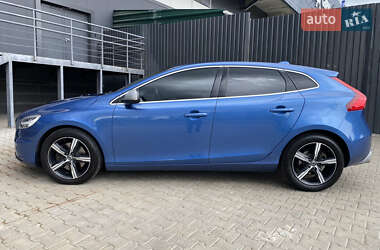 Хэтчбек Volvo V40 2017 в 