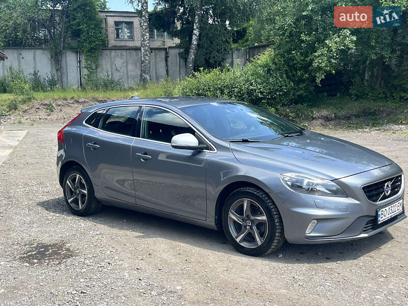 Volvo V40 2015